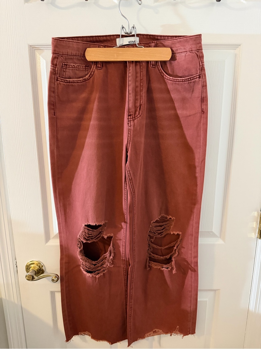 Women's Straight Leg Jeans in Dusty Rose — Distressed Knee Detail